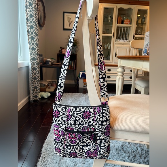 Vera Bradley Hipster in Scroll Medallion Pattern - Picture 4 of 7